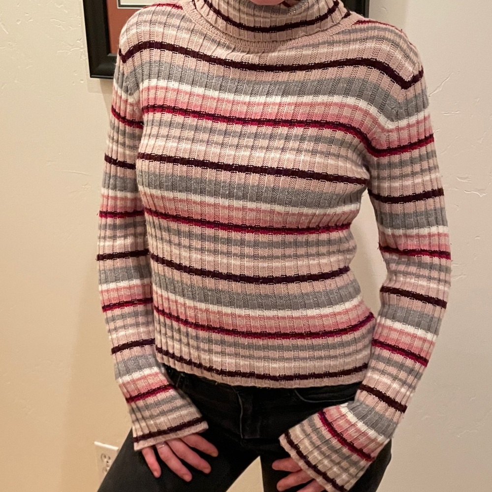 🚫SOLD🚫Turtle neck Sweater 🐢